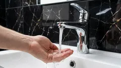 Perché la pressione dell’acqua del rubinetto è diventata debole: possibili cause e soluzioni